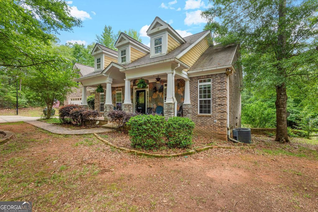 2294 Hollonville Road, Brooks, GA 30205