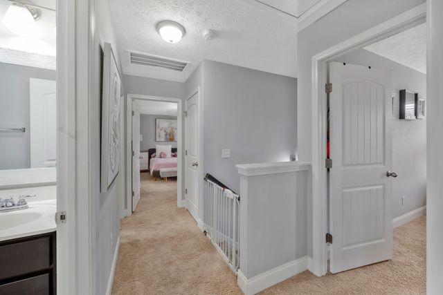 1043 Berra Dr, Springfield, TN 37172