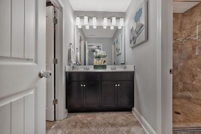 1043 Berra Dr, Springfield, TN 37172