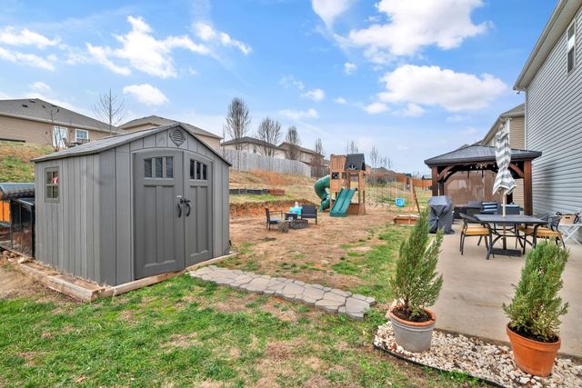 1043 Berra Dr, Springfield, TN 37172