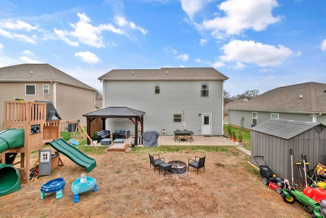 1043 Berra Dr, Springfield, TN 37172