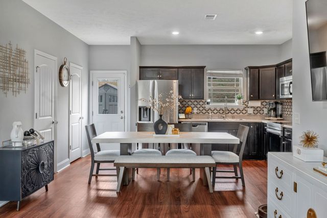 1043 Berra Dr, Springfield, TN 37172