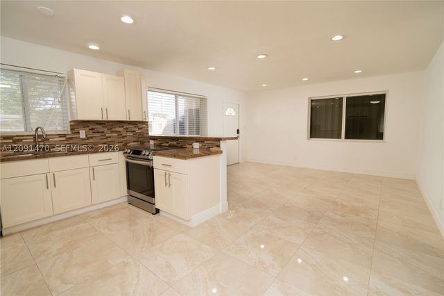1920 SW 64th Ave, North Lauderdale, FL 33068