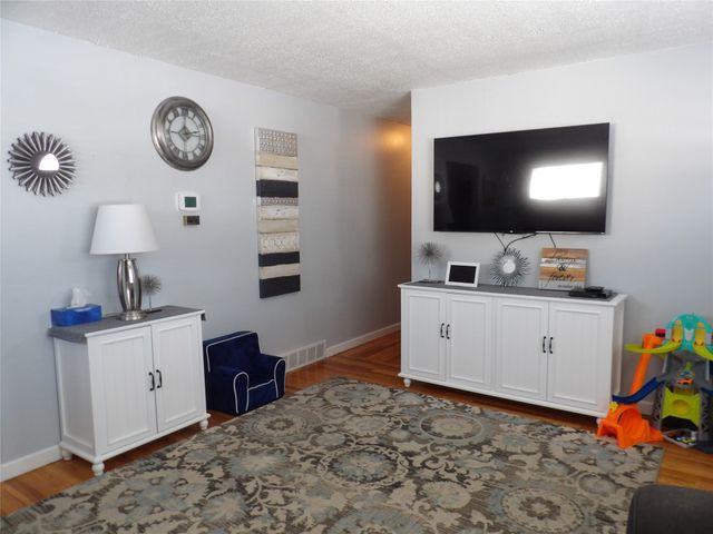 1315 OREGON Avenue, Erie, PA 16505