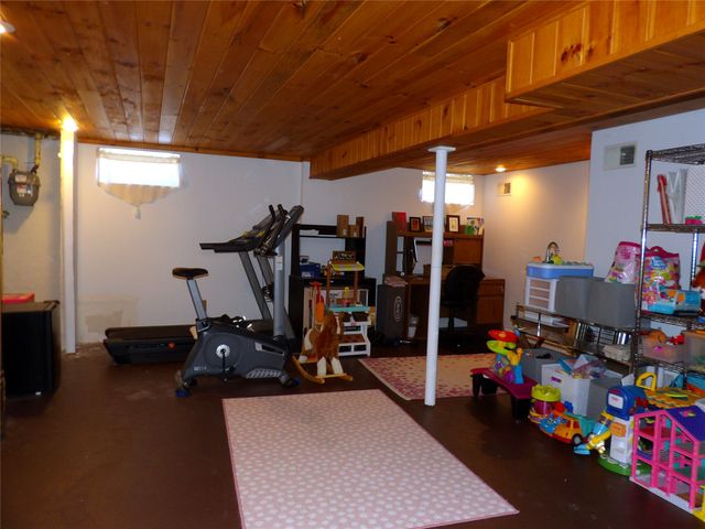 1315 OREGON Avenue, Erie, PA 16505