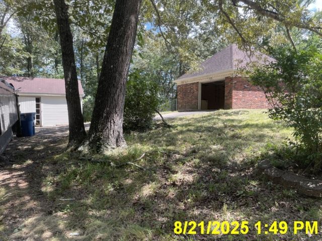 126 City St, Camden, TN 38320