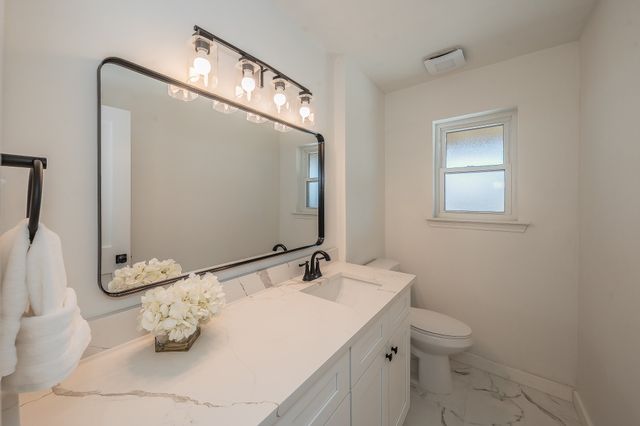 710 Meadow Lake Drive, Lakewood Village, TX 75068