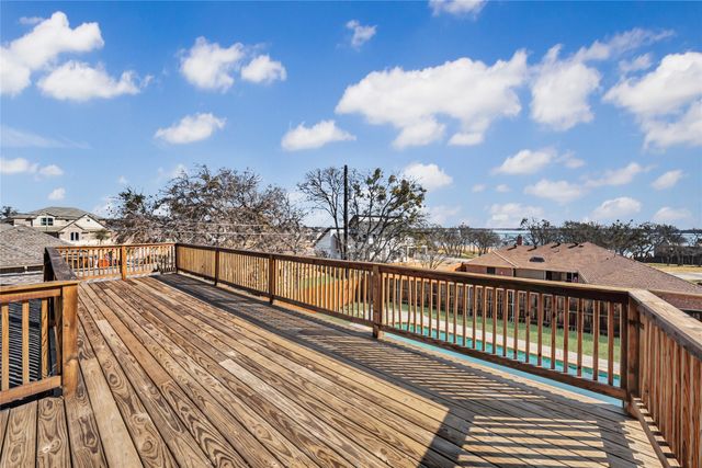 710 Meadow Lake Drive, Lakewood Village, TX 75068