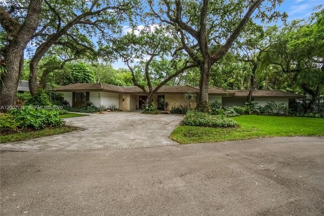 2140 NE 190th Ter, Miami, FL 33179