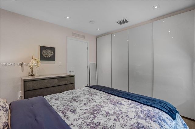 2140 NE 190th Ter, Miami, FL 33179