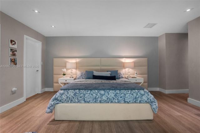 2140 NE 190th Ter, Miami, FL 33179