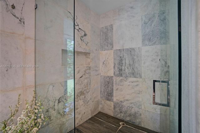 2140 NE 190th Ter, Miami, FL 33179