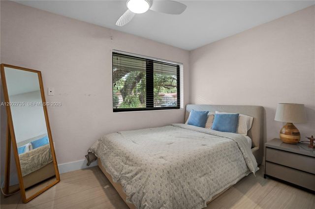 2140 NE 190th Ter, Miami, FL 33179