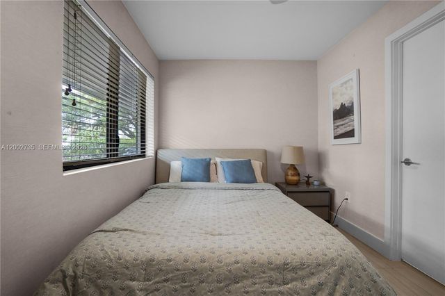 2140 NE 190th Ter, Miami, FL 33179