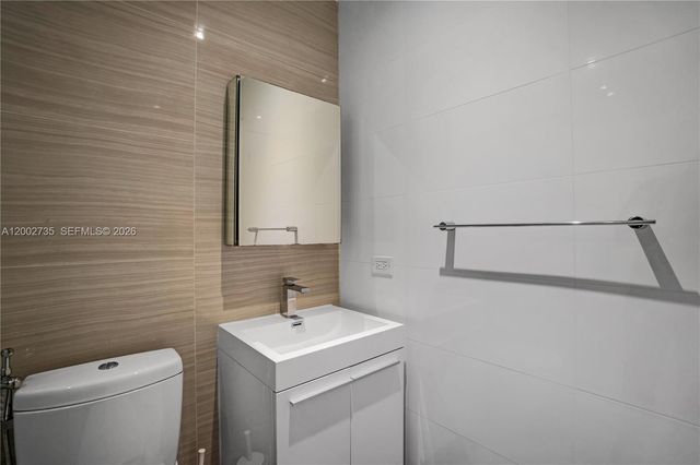 2140 NE 190th Ter, Miami, FL 33179