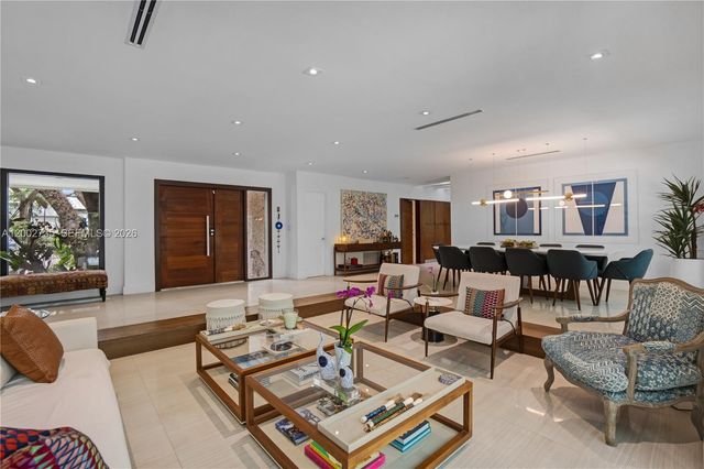 2140 NE 190th Ter, Miami, FL 33179