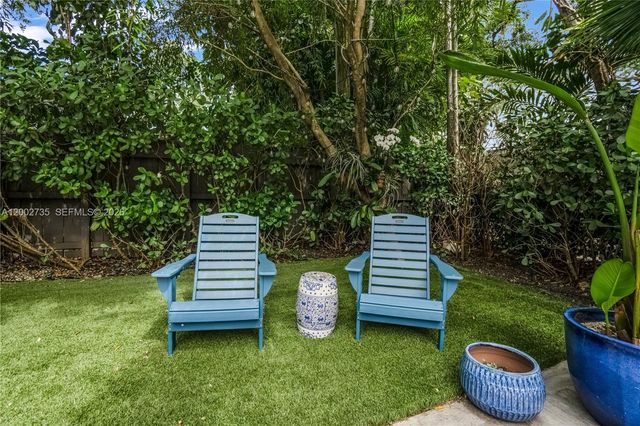 2140 NE 190th Ter, Miami, FL 33179