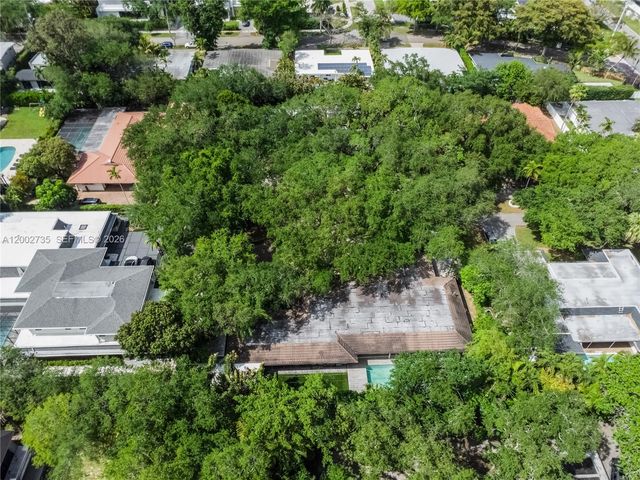 2140 NE 190th Ter, Miami, FL 33179