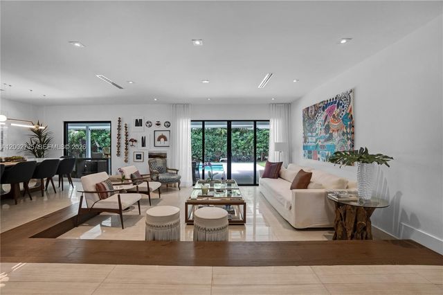 2140 NE 190th Ter, Miami, FL 33179