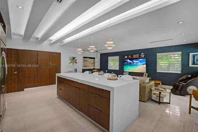 2140 NE 190th Ter, Miami, FL 33179