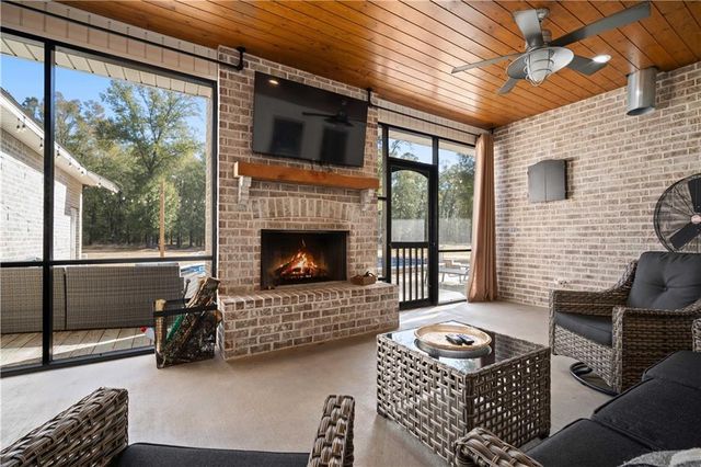 8526 Lister Dairy Road, Creola, AL 36525