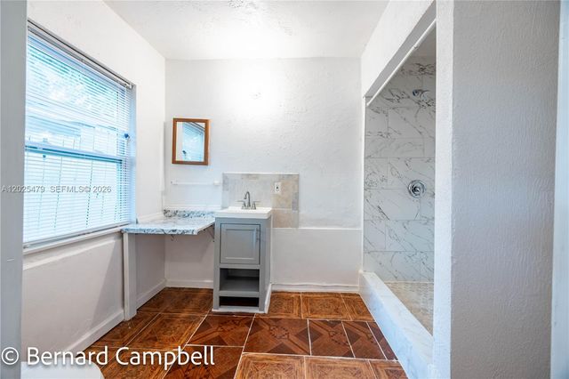 918 NW 13th Court, Fort Lauderdale, FL 33311