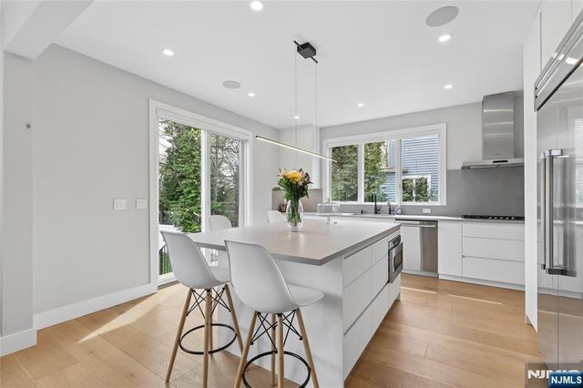 34 Merrifield Way, Cresskill, NJ 07626