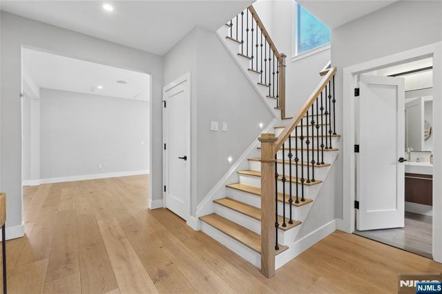 34 Merrifield Way, Cresskill, NJ 07626