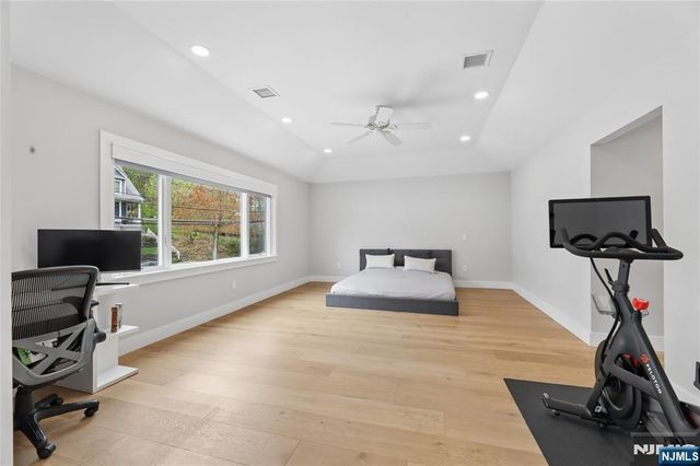 34 Merrifield Way, Cresskill, NJ 07626