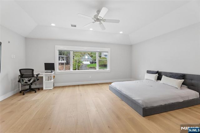 34 Merrifield Way, Cresskill, NJ 07626