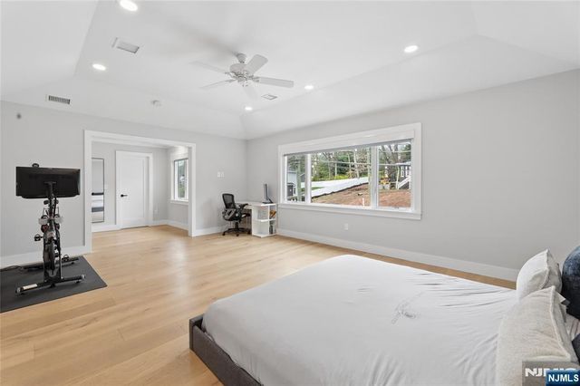 34 Merrifield Way, Cresskill, NJ 07626