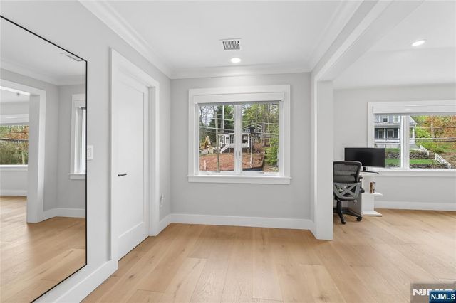 34 Merrifield Way, Cresskill, NJ 07626