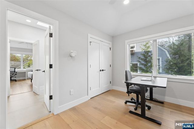 34 Merrifield Way, Cresskill, NJ 07626