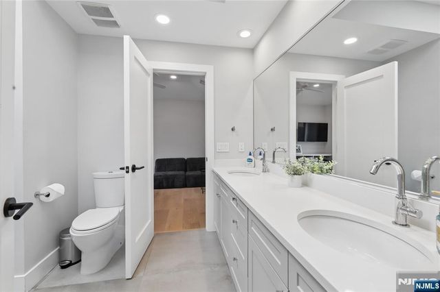 34 Merrifield Way, Cresskill, NJ 07626