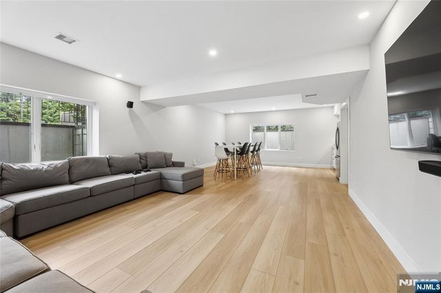 34 Merrifield Way, Cresskill, NJ 07626