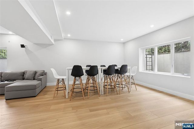 34 Merrifield Way, Cresskill, NJ 07626