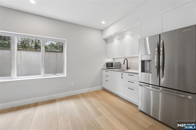 34 Merrifield Way, Cresskill, NJ 07626