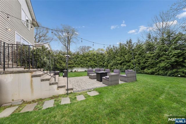 34 Merrifield Way, Cresskill, NJ 07626