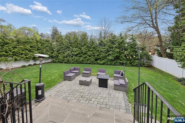 34 Merrifield Way, Cresskill, NJ 07626