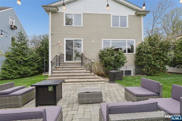 34 Merrifield Way, Cresskill, NJ 07626