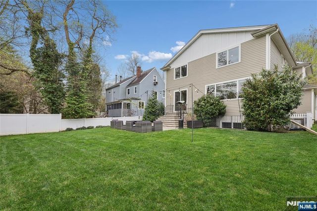 34 Merrifield Way, Cresskill, NJ 07626