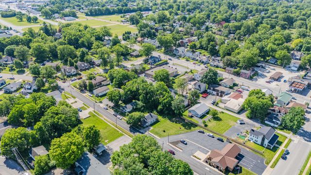 206 E Green Street, Versailles, KY 40383