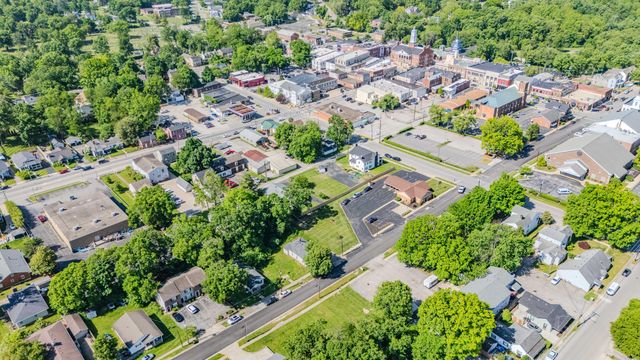 206 E Green Street, Versailles, KY 40383
