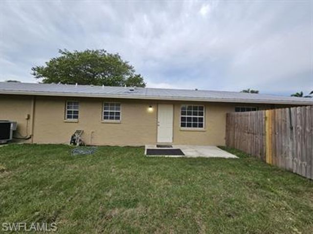 3005 Gordon ST, Naples, FL 34112