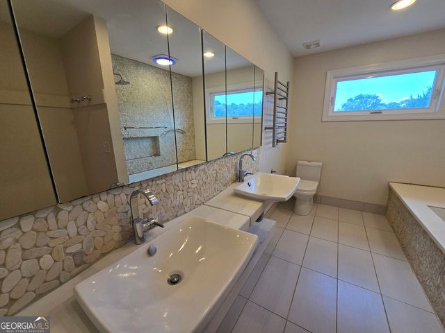 87 Columns Way, Newnan, GA 30265