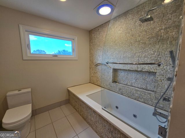 87 Columns Way, Newnan, GA 30265