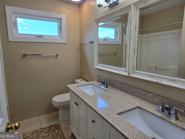 87 Columns Way, Newnan, GA 30265