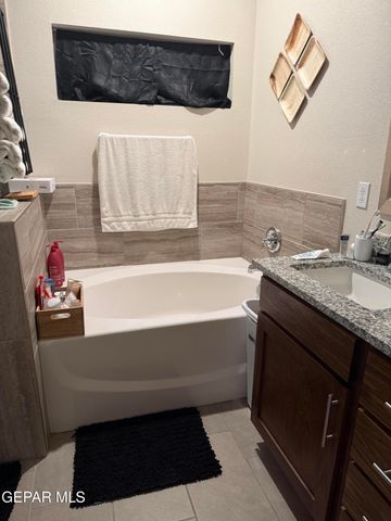 11388 Santa Barbara, Socorro, TX 79927