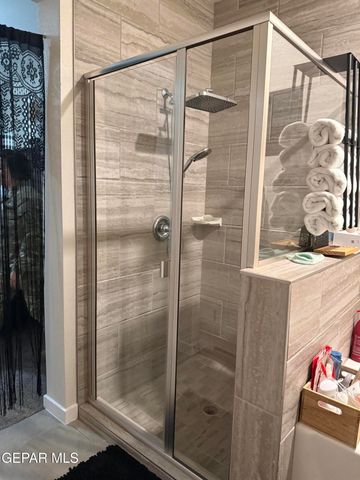 11388 Santa Barbara, Socorro, TX 79927