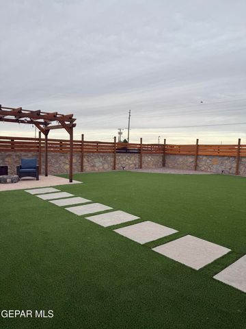 11388 Santa Barbara, Socorro, TX 79927